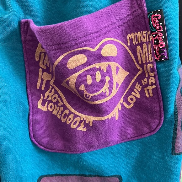 INCREDIBLE LOVE REVOLUTION PANTS!!! - Picture 12 of 16